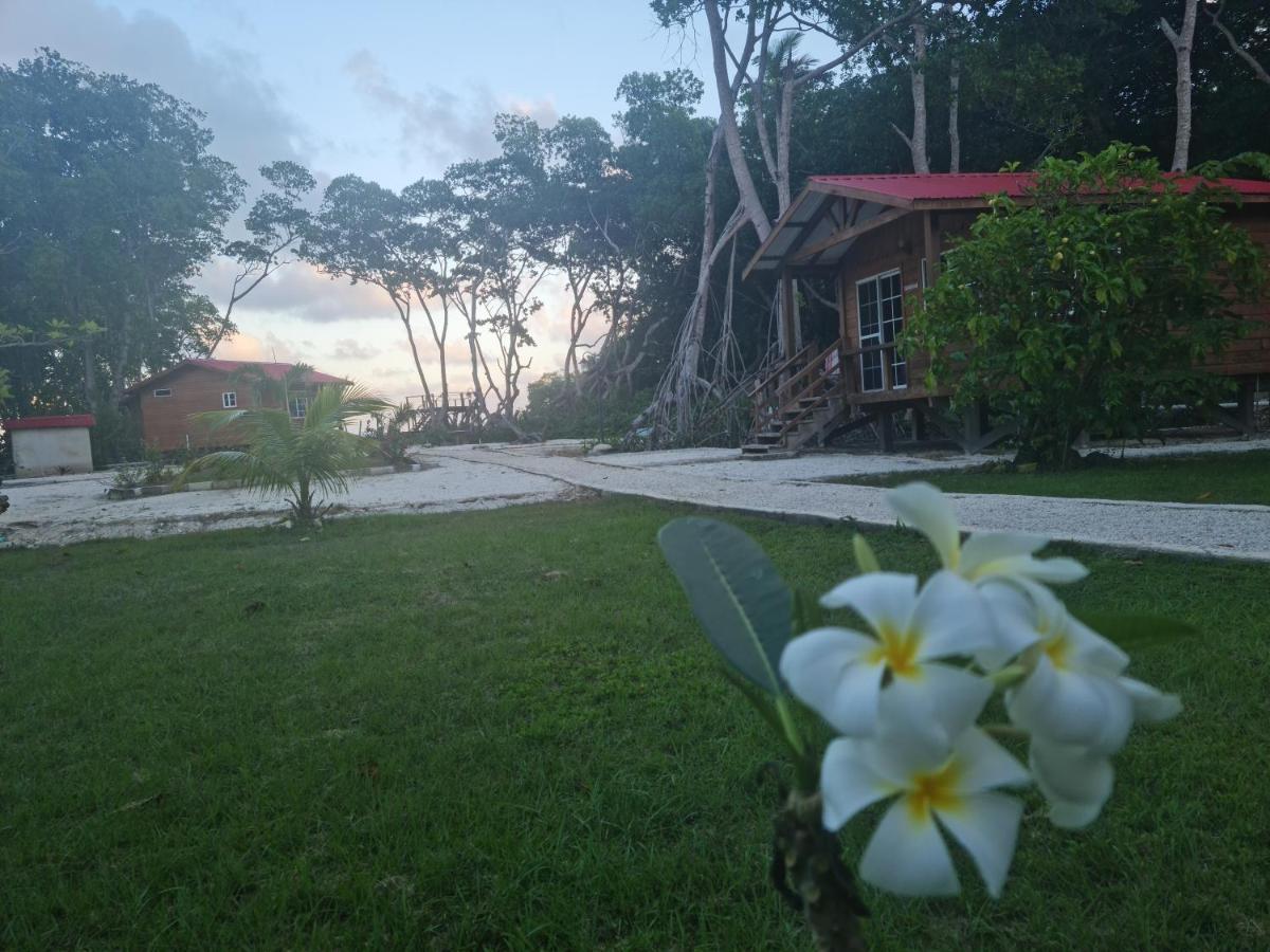 Seaside Chateau Resort Belize City Eksteriør billede